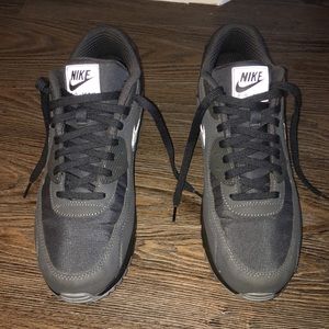 NIKE AIR MAX 90 ESSENTIAL